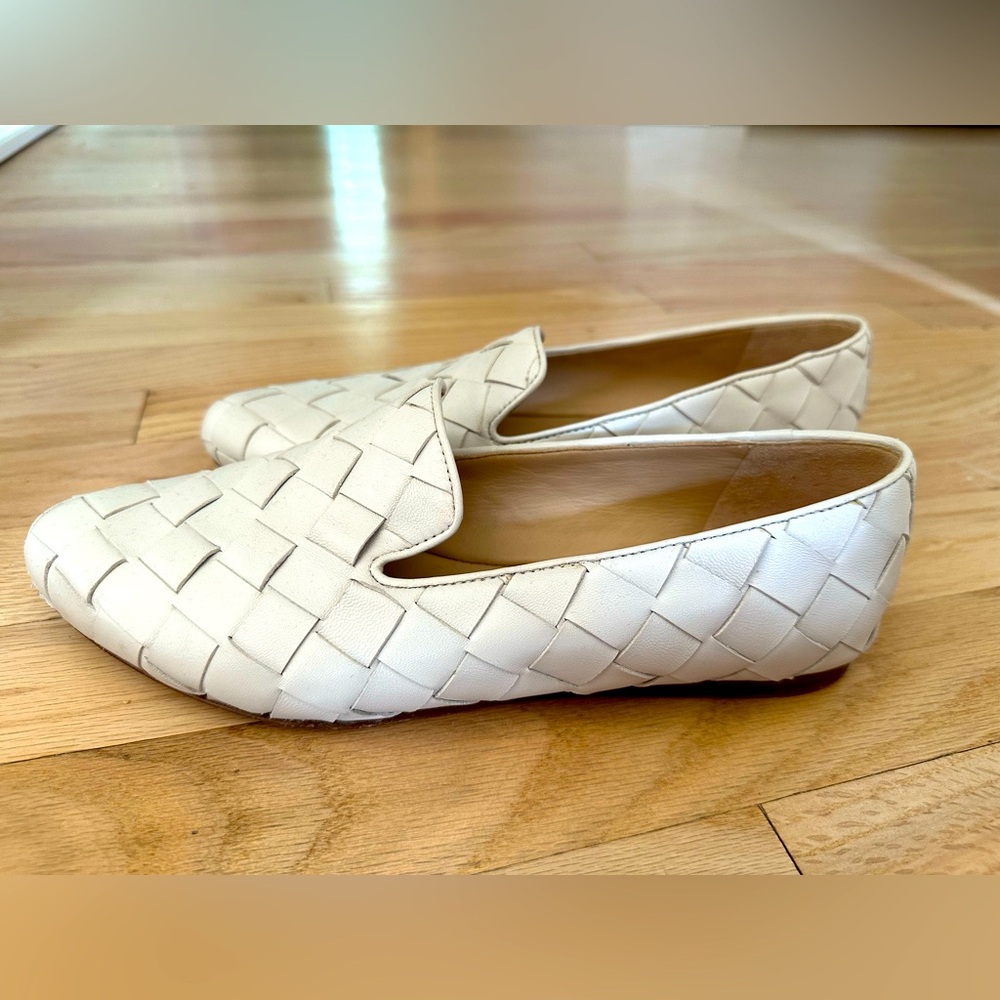 Veronica Beard size 8 woven leather loafers